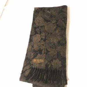 Loro Piana scarf